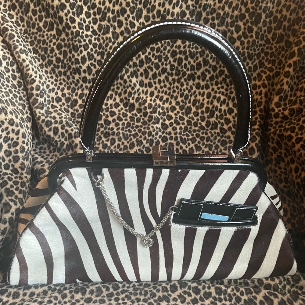 Lamberston Truex Made in Italy
Zebra Hair Handbag
Unused
